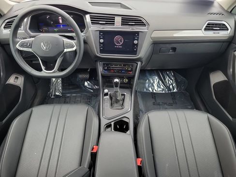 Used 2024 Volkswagen Tiguan SE FWD image 13
