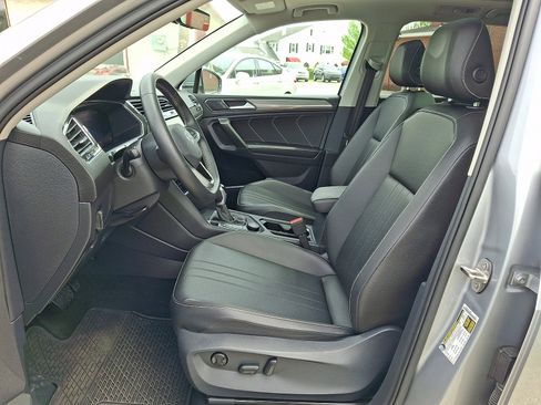 Used 2022 Volkswagen Tiguan SE image 14