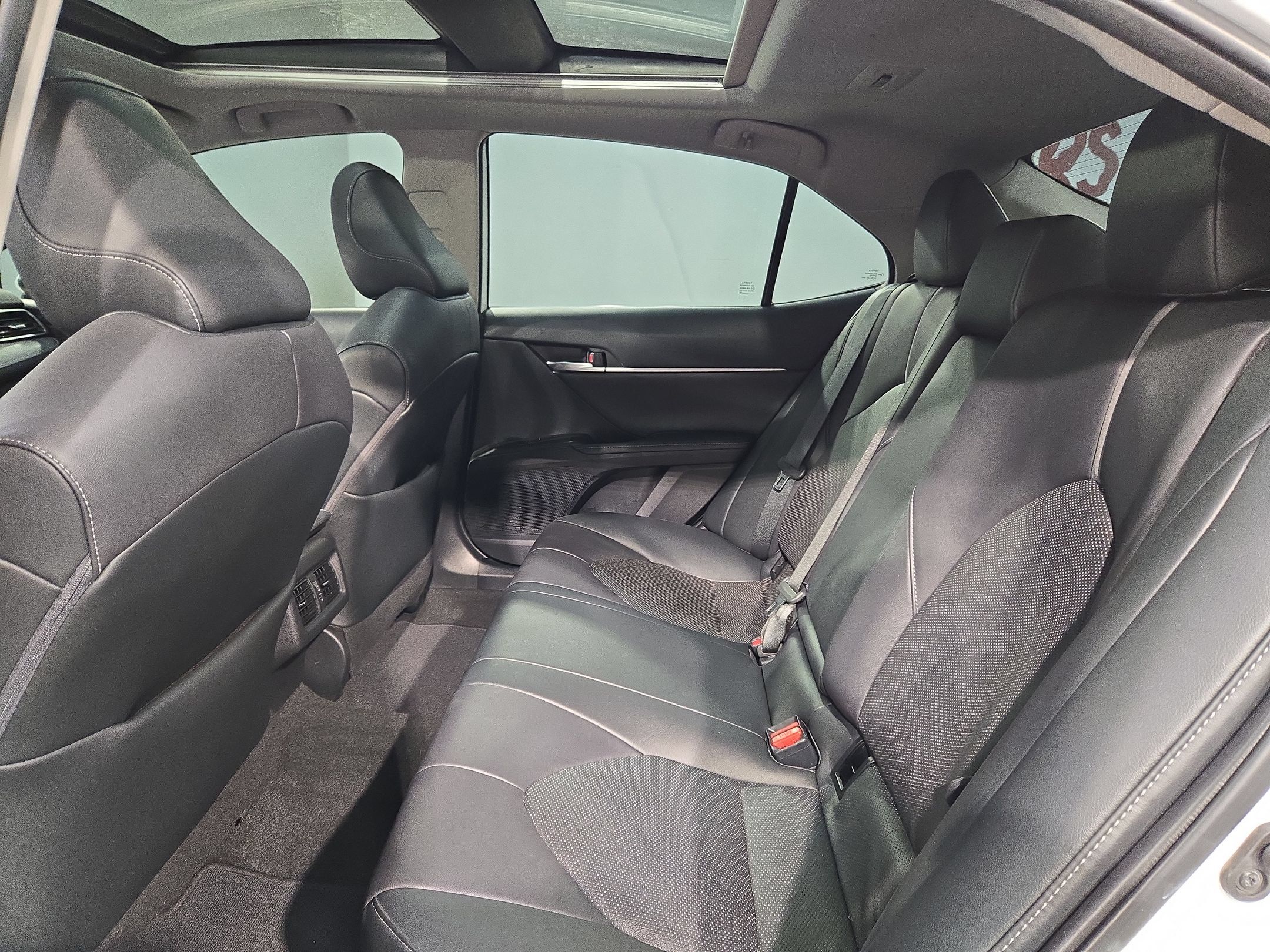 Used 2021 Toyota Camry XSE FWD image 36