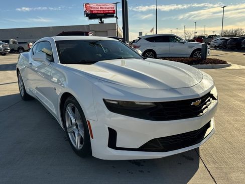 Used 2022 Chevrolet Camaro LT image 9