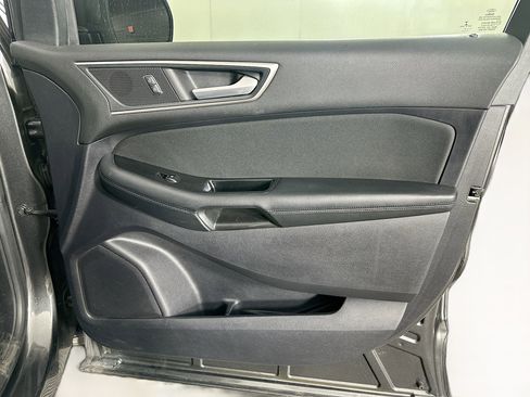 Used 2019 Ford Edge SEL image 30
