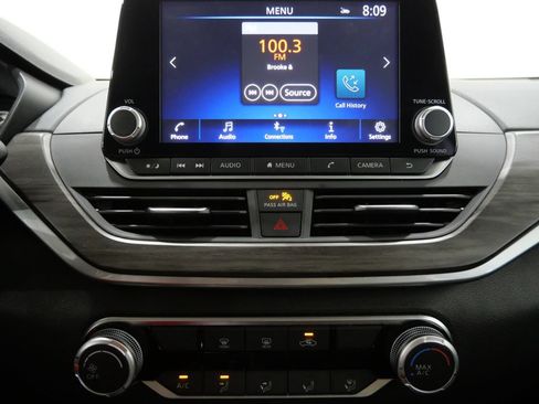 Used 2025 Nissan Altima 2.5 SV FWD image 20