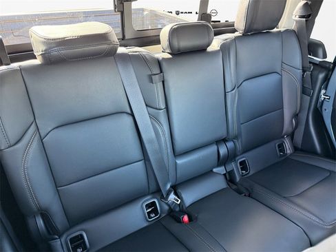 New 2025 Jeep Gladiator Sport image 16