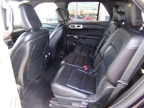 Used 2020 Ford Explorer XLT w/ Equipment Group 202A AWD/4WD image 28