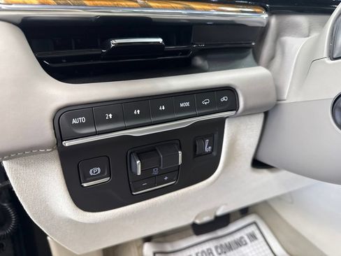 Used 2024 Cadillac Escalade Sport Platinum w/ LPO, ONYX Package AWD/4WD image 24
