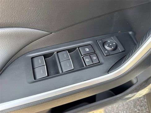 New 2025 Toyota RAV4 XLE image 17