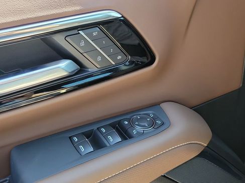 New 2026 Chevrolet Suburban High Country AWD/4WD image 32