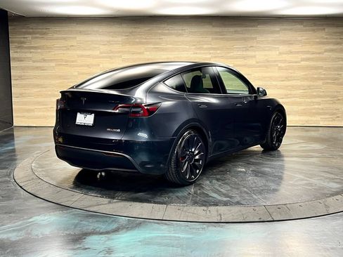 Used 2024 Tesla Model Y Performance AWD/4WD image 15