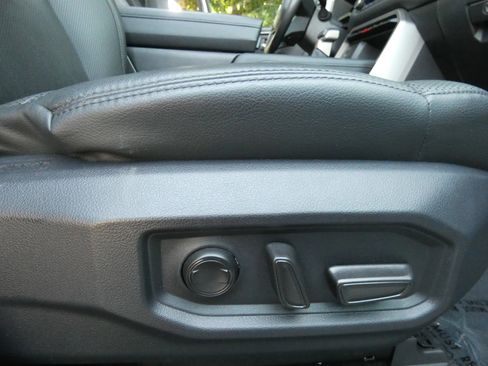 Used 2025 Toyota Tundra Limited AWD/4WD image 34