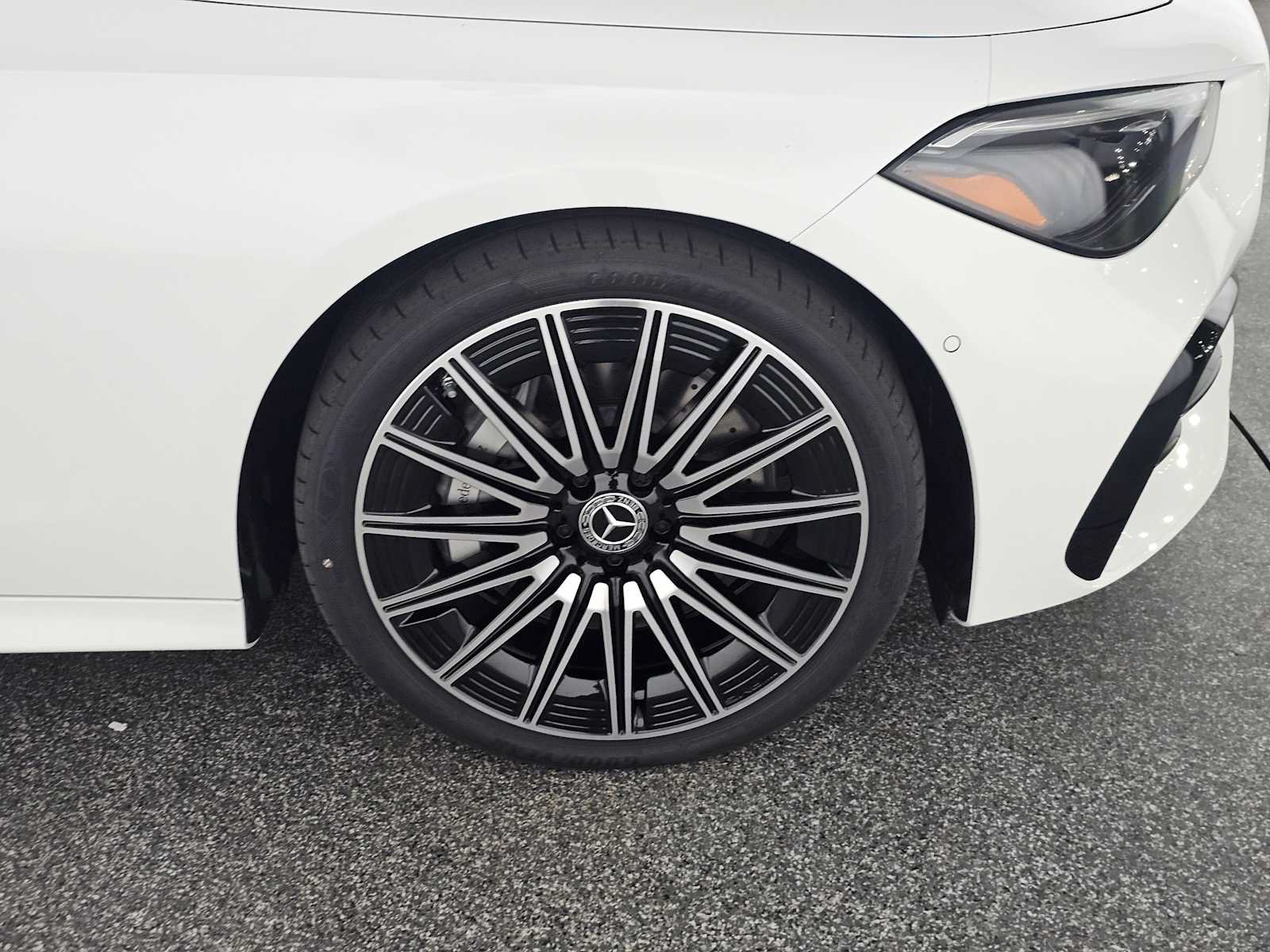 New 2026 Mercedes-Benz CLE 450 4MATIC Coupe image 9
