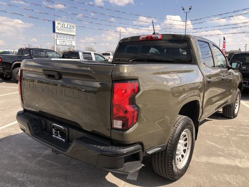 Used 2024 Chevrolet Colorado W/T image 5