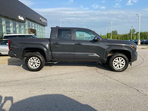 Used 2024 Toyota Tacoma SR5 RWD image 9