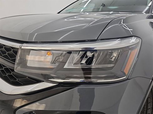 Used 2024 Volkswagen Taos SE image 42