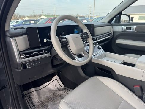 Used 2025 Hyundai Santa Fe SEL image 17