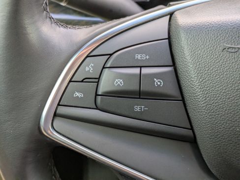 Used 2018 Cadillac XT5 AWD image 23