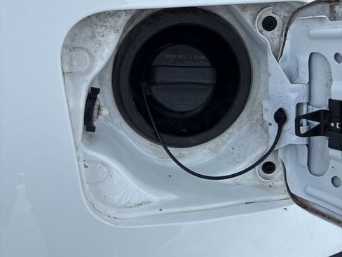 Used 2019 Nissan Rogue SV image 30