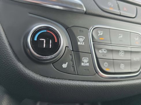 Used 2022 Chevrolet Equinox LT image 24