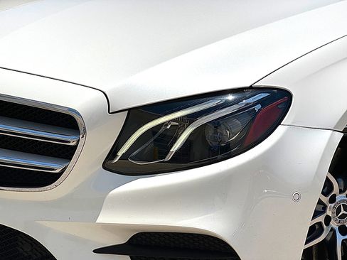 Used 2020 Mercedes-Benz E 350 Sedan image 4