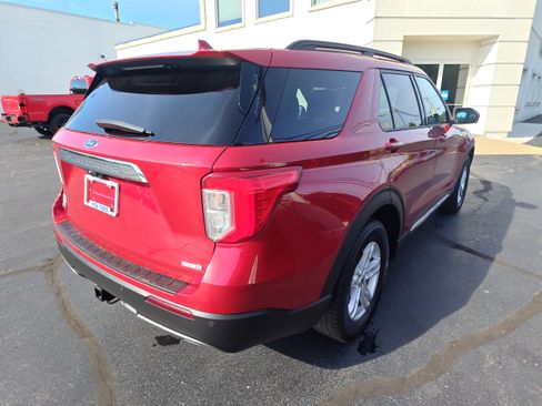 Used 2020 Ford Explorer XLT w/ Equipment Group 202A AWD/4WD image 17