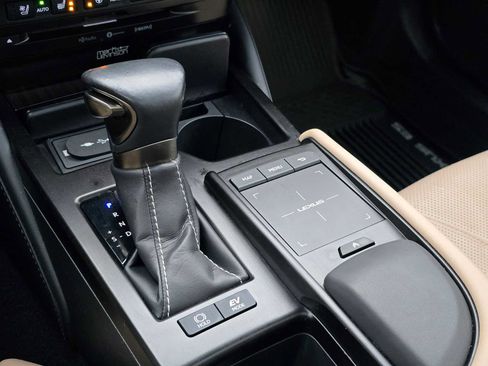 Used 2019 Lexus ES 300h image 27