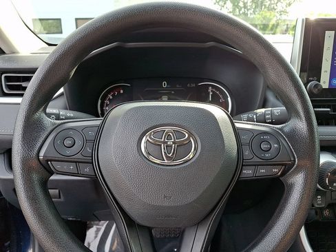Certified 2025 Toyota RAV4 XLE FWD image 23