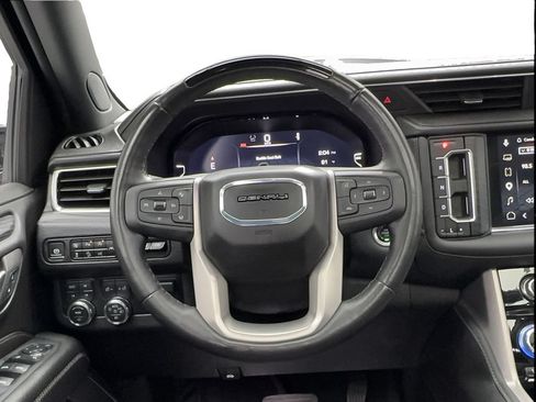 Used 2024 GMC Yukon Denali w/ Advanced Technology Package AWD/4WD image 41