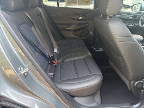 Used 2025 Buick Envista Preferred FWD image 32