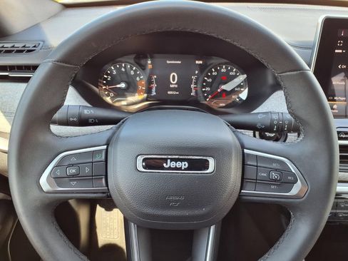 Used 2024 Jeep Compass Latitude AWD/4WD image 14