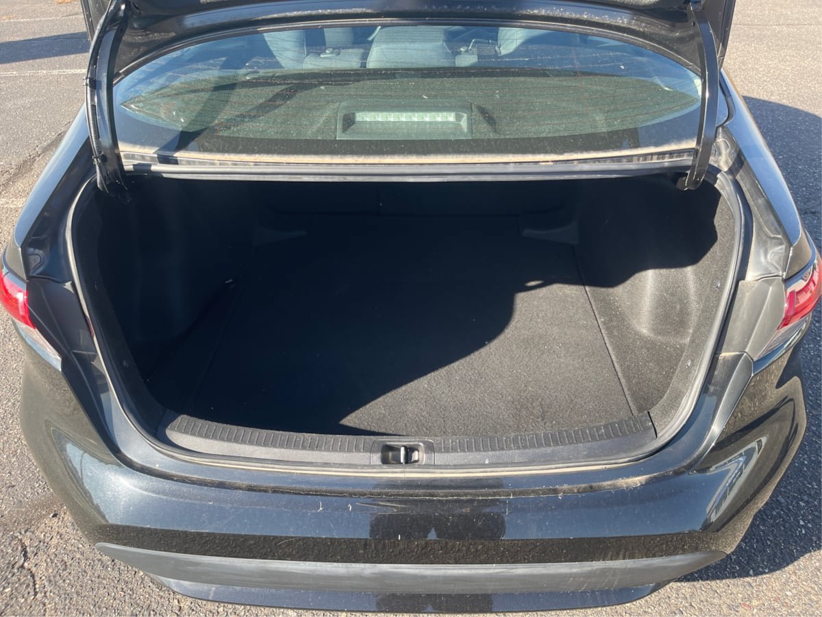 Used 2022 Toyota Corolla LE FWD image 11