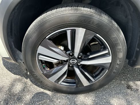 Used 2021 Nissan Rogue Platinum AWD/4WD image 14