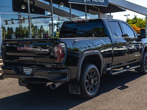 Used 2025 GMC Sierra 3500 AT4 w/ Technology Package AWD/4WD image 7