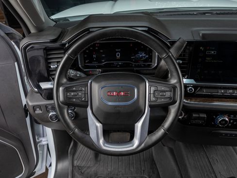 Used 2024 GMC Sierra 3500 SLE w/ SLE Value Package image 18