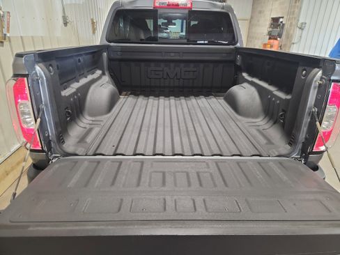 Used 2022 GMC Canyon Elevation w/ Elevation Premium Package image 9