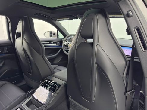 Used 2025 Porsche Panamera 4S image 39