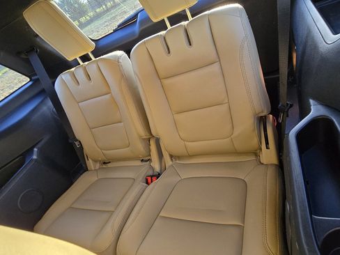 Used 2017 Ford Explorer XLT w/ Equipment Group 202A image 15