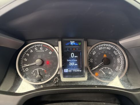 Used 2022 Toyota Tacoma SR5 RWD image 9