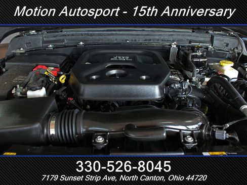 Used 2021 Jeep Wrangler Unlimited Sahara w/ Dual Top Group AWD/4WD image 15