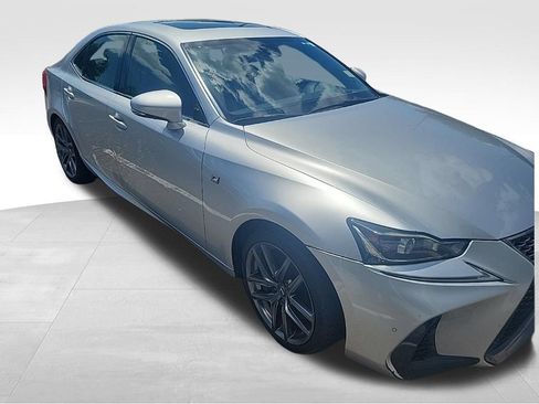 Used 2019 Lexus IS 300 F Sport w/ F Sport Package RWD image 4