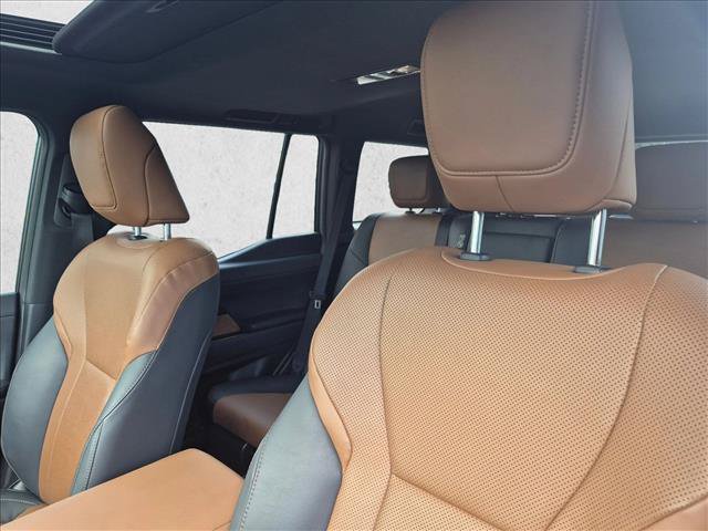 Used 2024 Lexus GX 550 w/ Accessory Package (Z1) AWD/4WD image 5