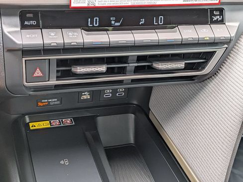 Used 2026 Toyota Camry SE FWD image 23