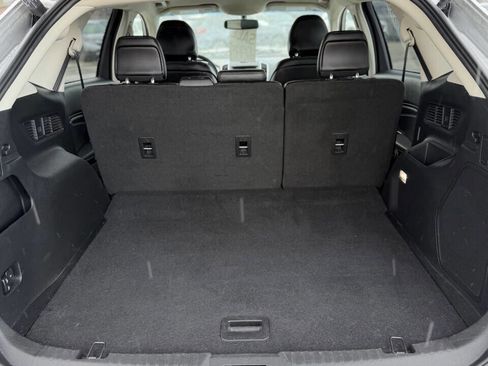 Used 2018 Ford Edge Titanium image 19