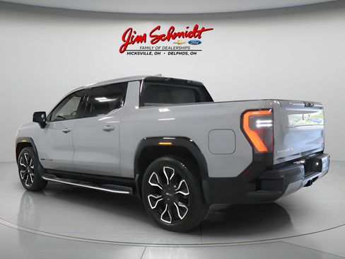 Used 2025 GMC Sierra EV Denali AWD/4WD image 4