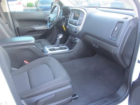 Used 2022 Chevrolet Colorado LT RWD image 15