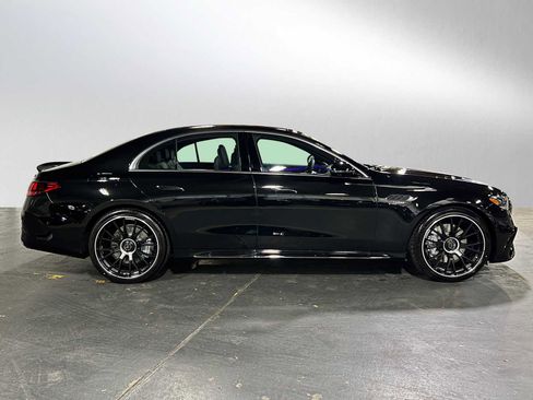 New 2026 Mercedes-Benz E 53 AMG e 4MATIC Sedan image 2