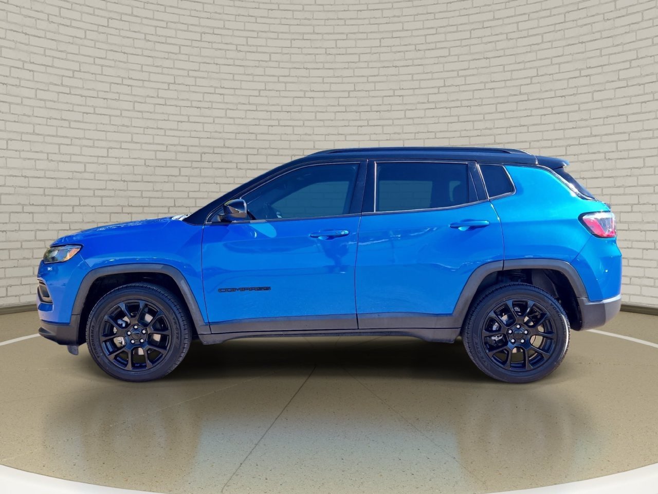 Used 2022 Jeep Compass Latitude w/ Convenience Group AWD/4WD image 8