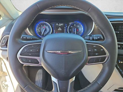 Used 2023 Chrysler Voyager LX image 14