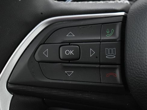 Used 2025 Jeep Grand Cherokee Altitude AWD/4WD image 21