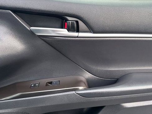 Certified 2023 Toyota Camry SE image 18