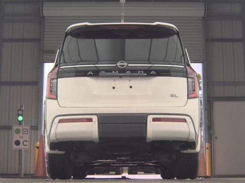 Used 2025 Nissan Armada SL w/ Captain's Chari Seat Package RWD image 6