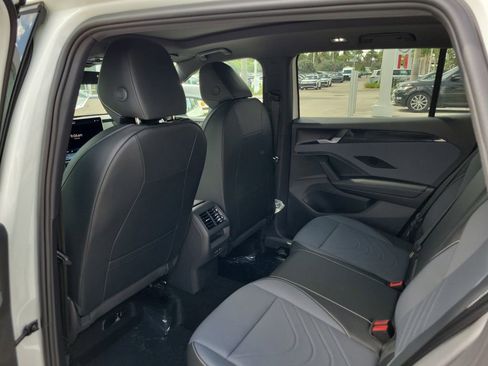 New 2026 Volkswagen Tiguan SE R-Line FWD image 5